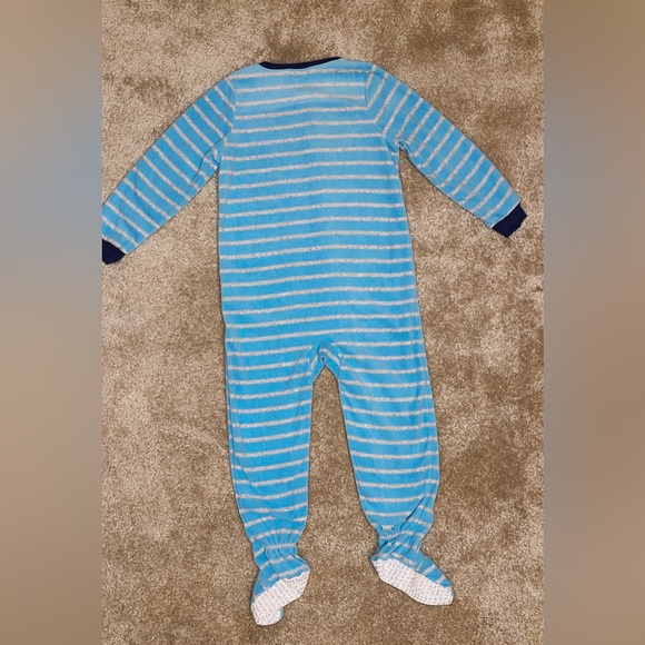 Boys 4t carters oeko-tex footie pajamas. Like new condition. - Picture 2 of 3